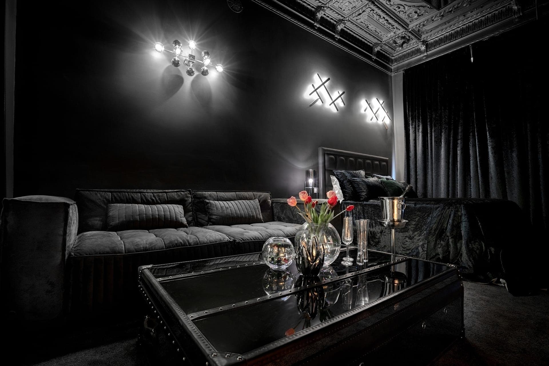 Black Room — 1