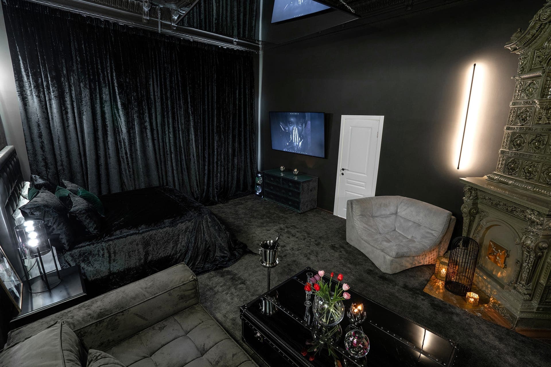 Black Room thumbnail 7