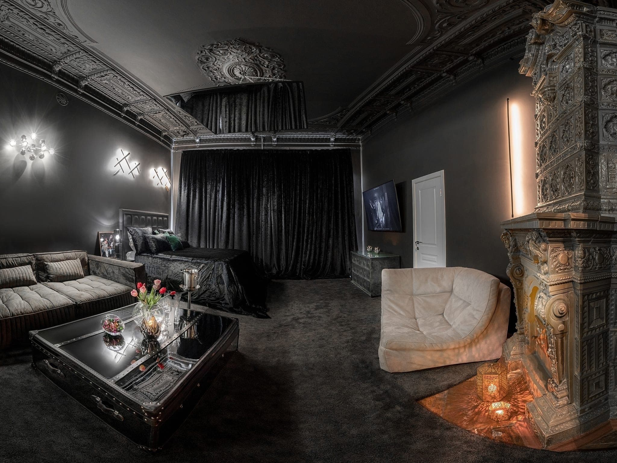 Black Room