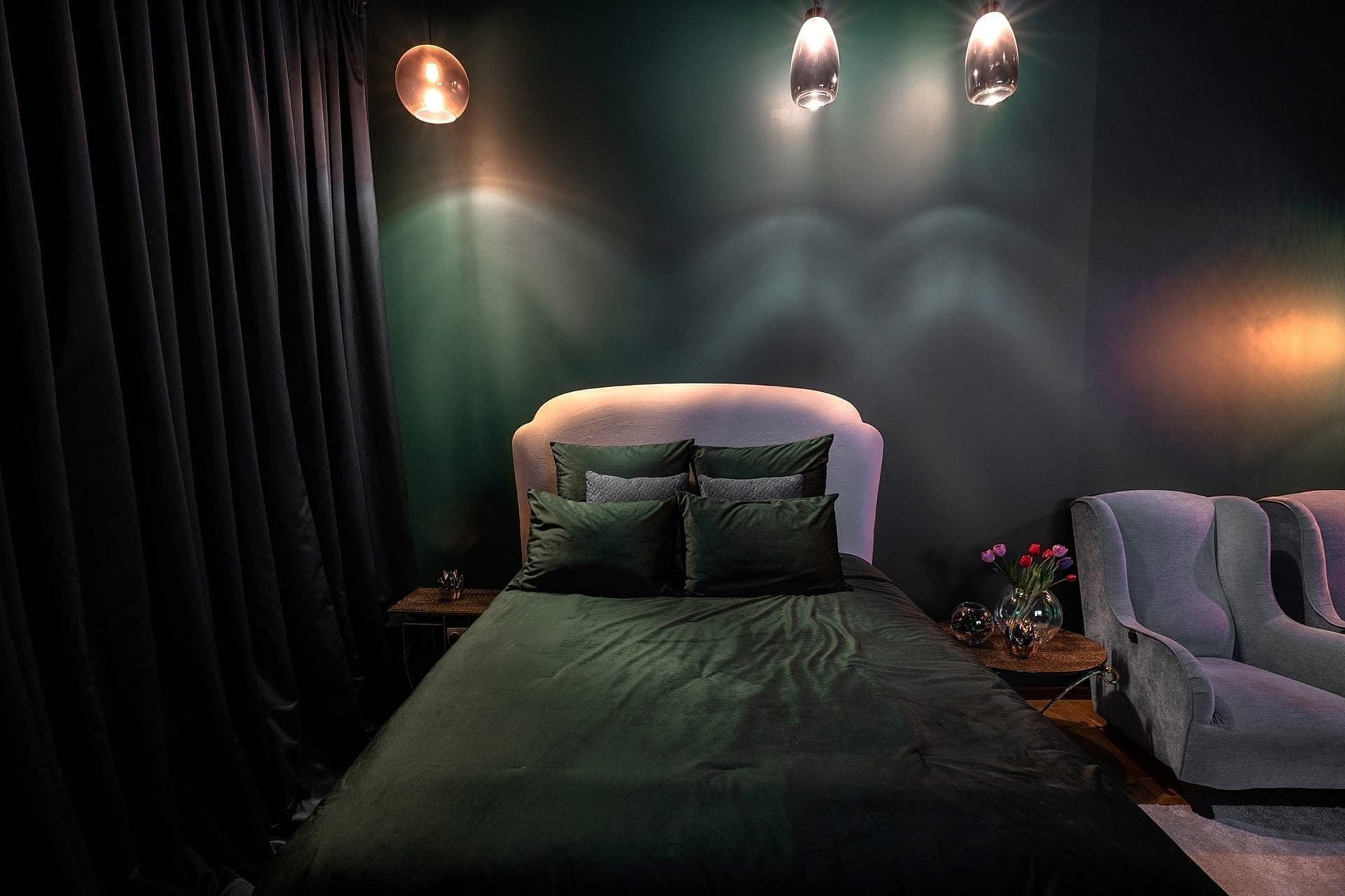 Emerald Room thumbnail 2