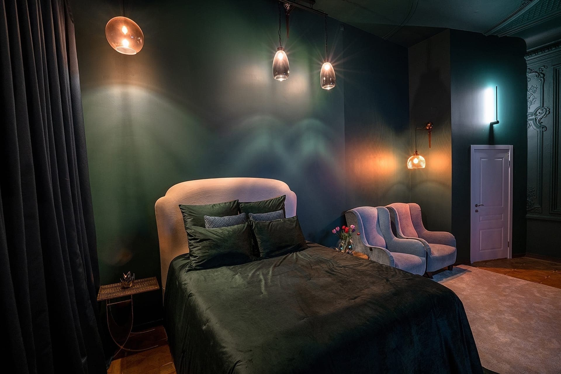 Emerald Room thumbnail 3