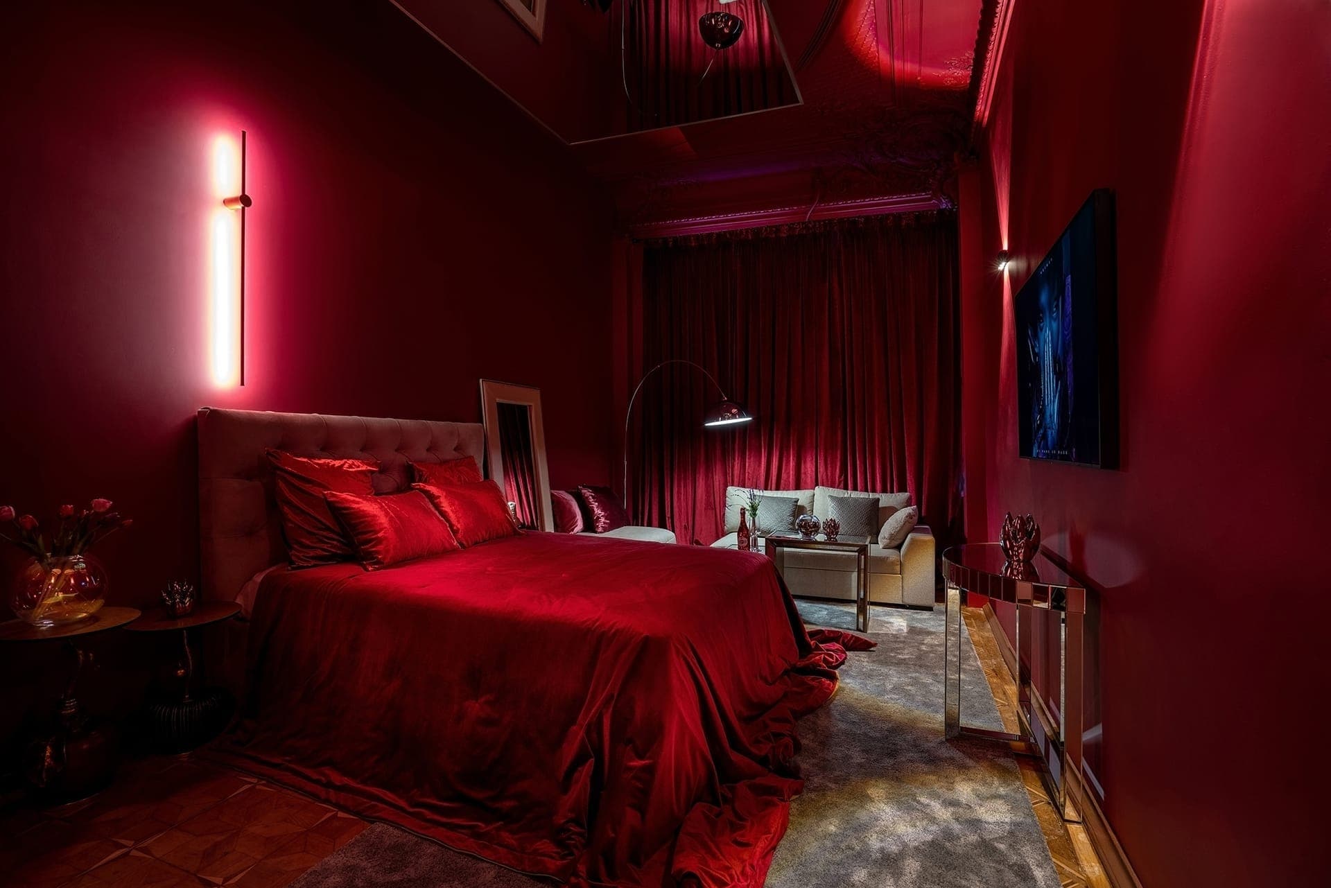 Emerald Room thumbnail 6