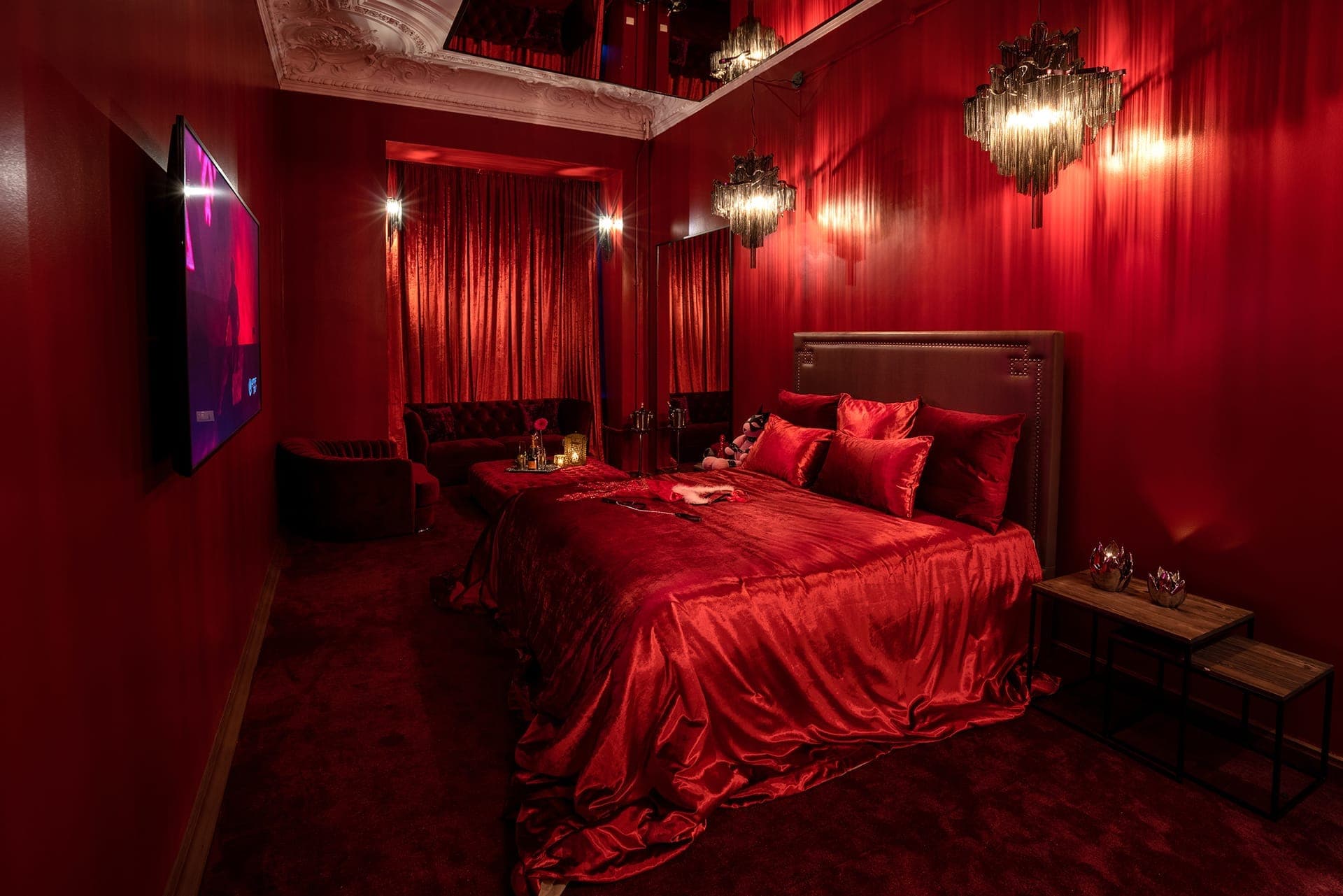 Red Room thumbnail 9