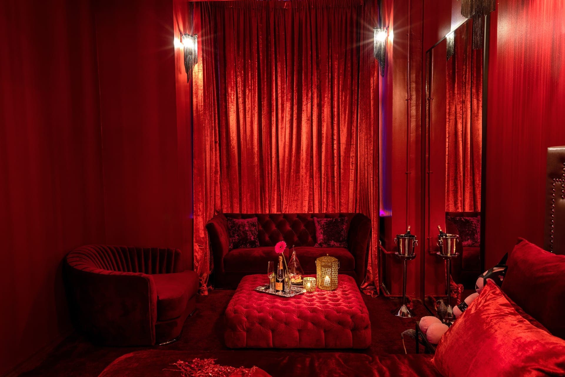 Rose Room thumbnail 4