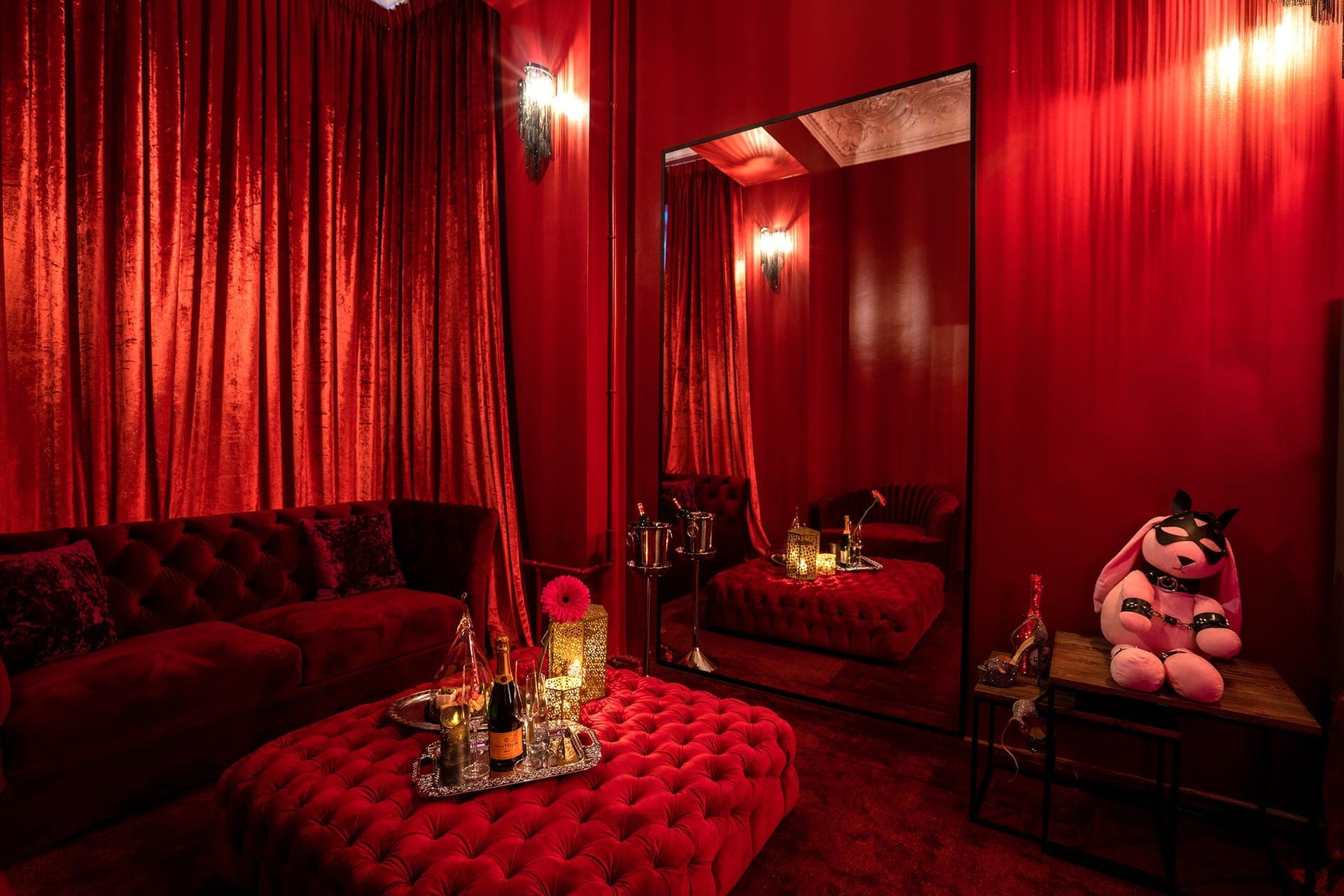 Rose Room thumbnail 6