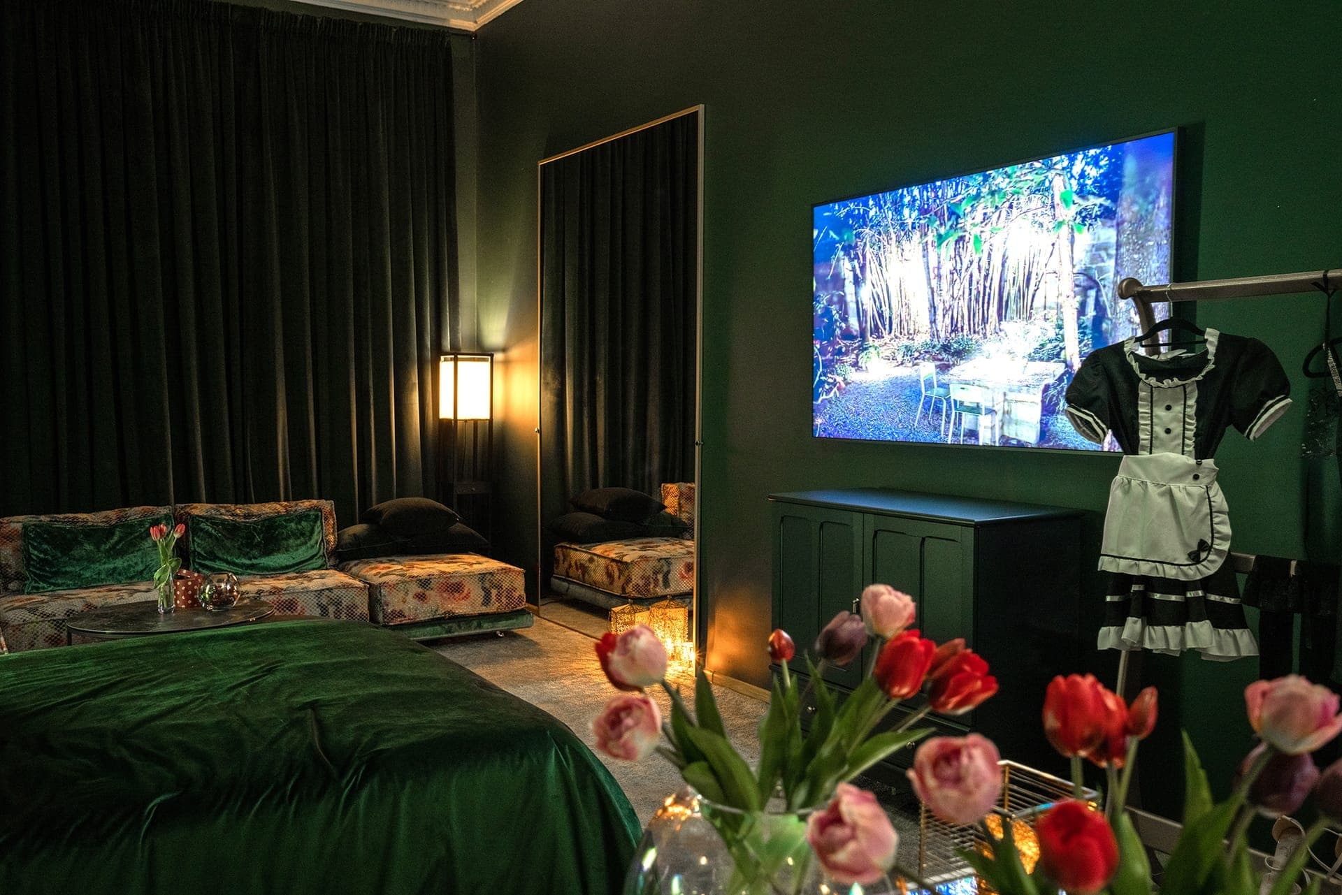 Rose Room thumbnail 7