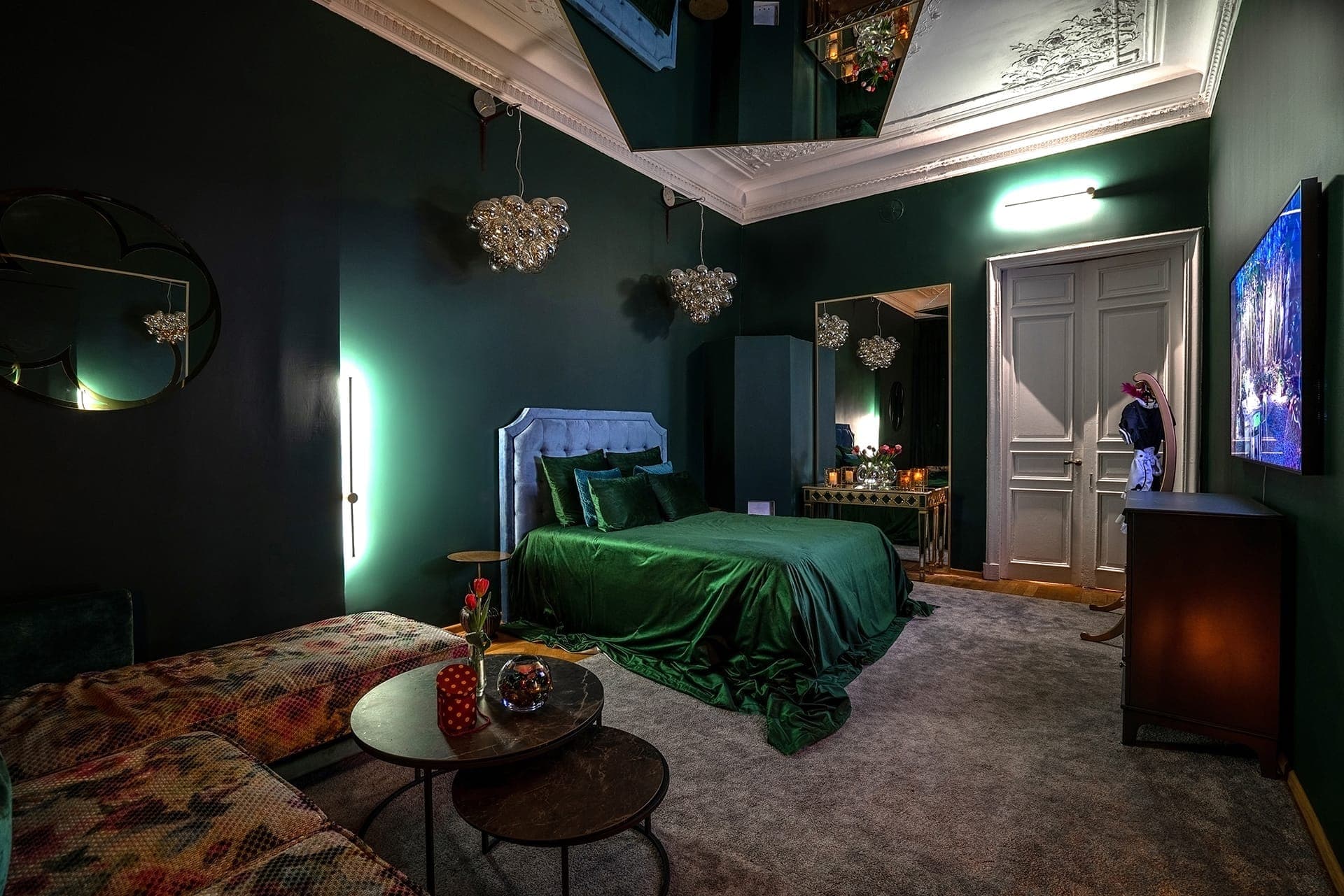 Rose Room thumbnail 10